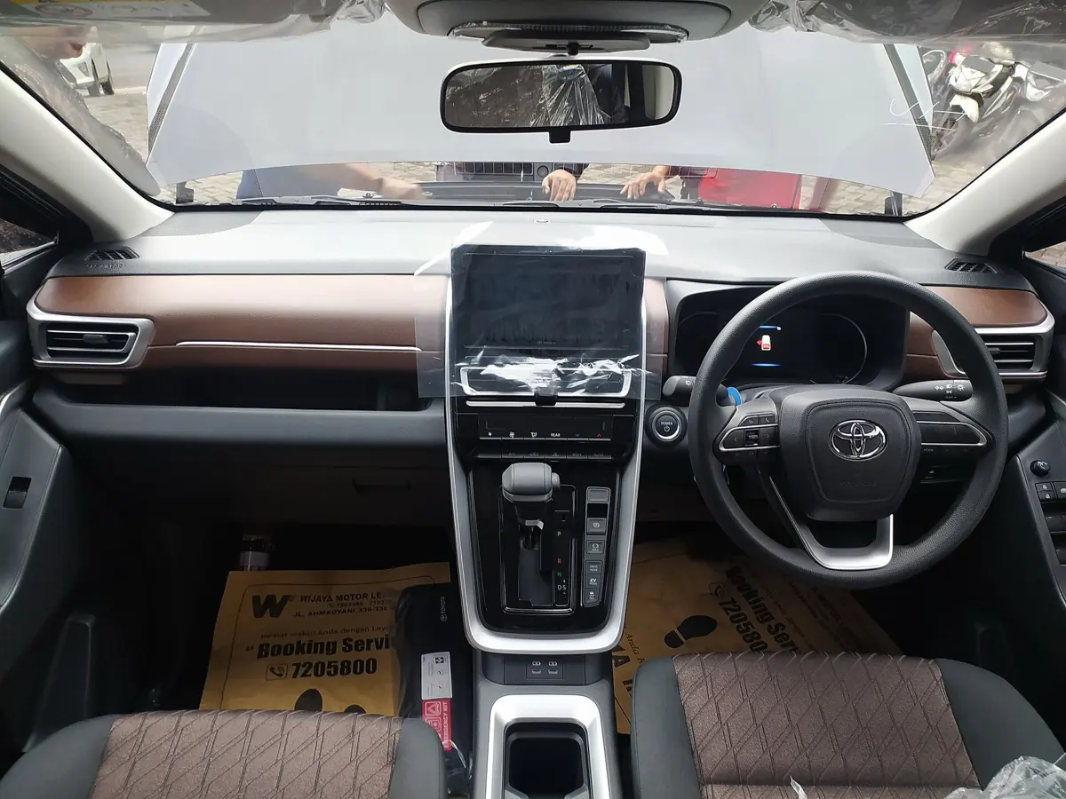 Toyota Innova Zenix — 內裝