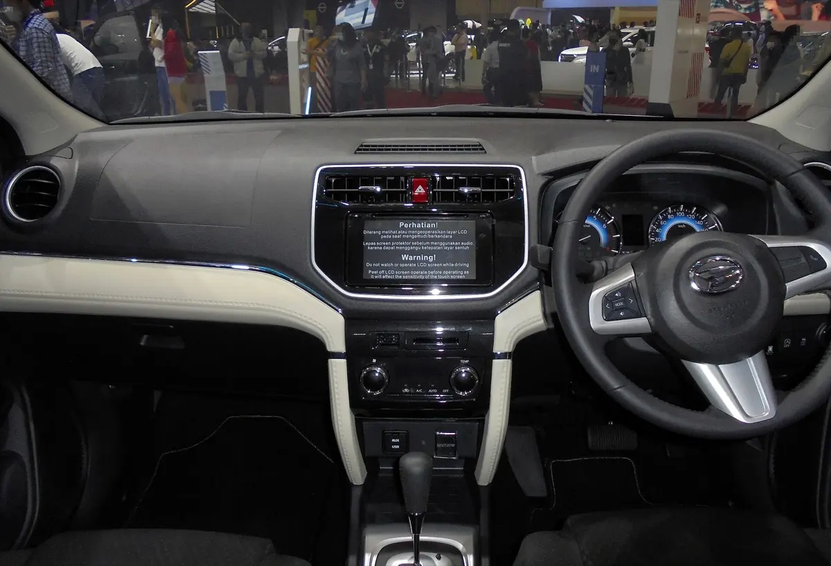 Daihatsu Terios — 실내